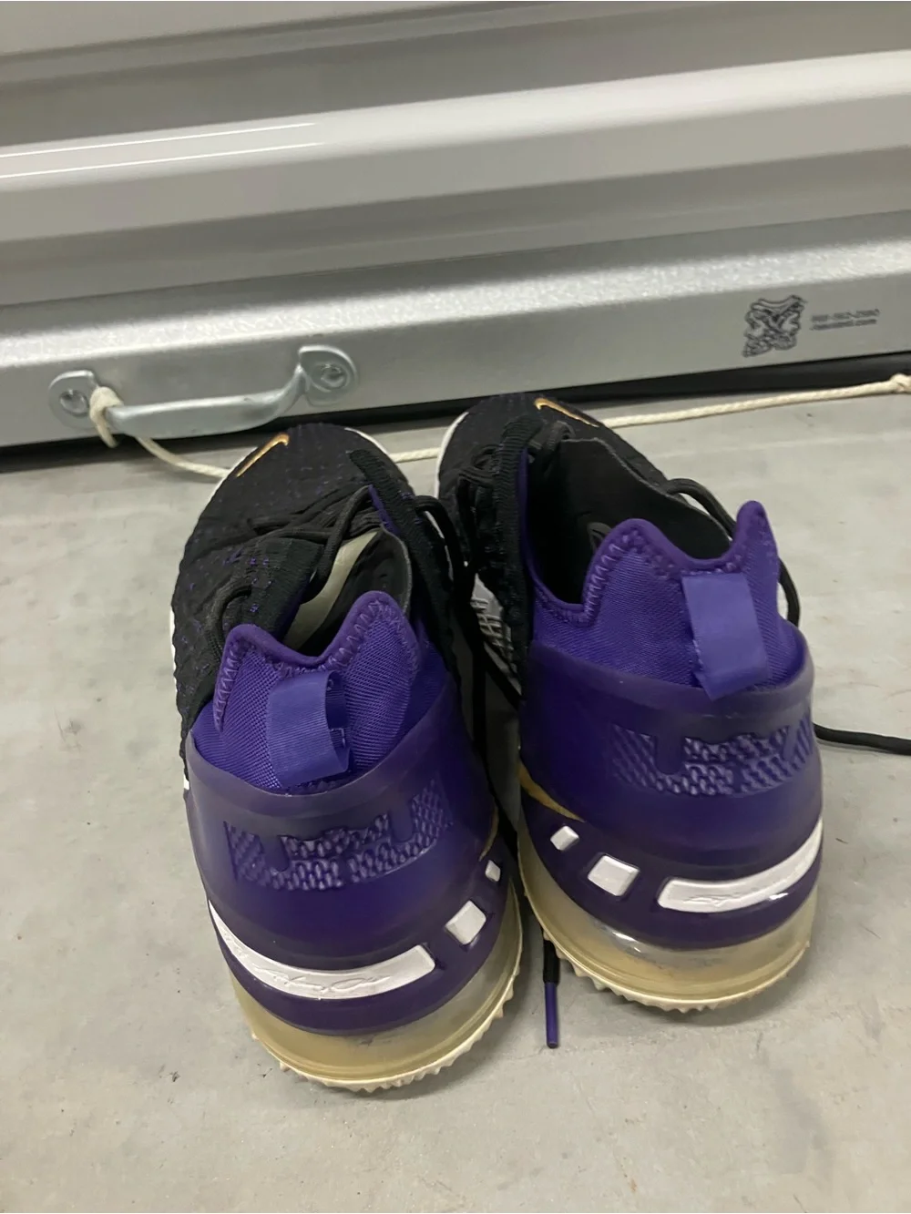 Nike Lebron 18 Lakers